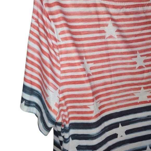Thomas & Olivia Red and Blue Boxy Relaxed T-Shirt - Picture 3 of 11